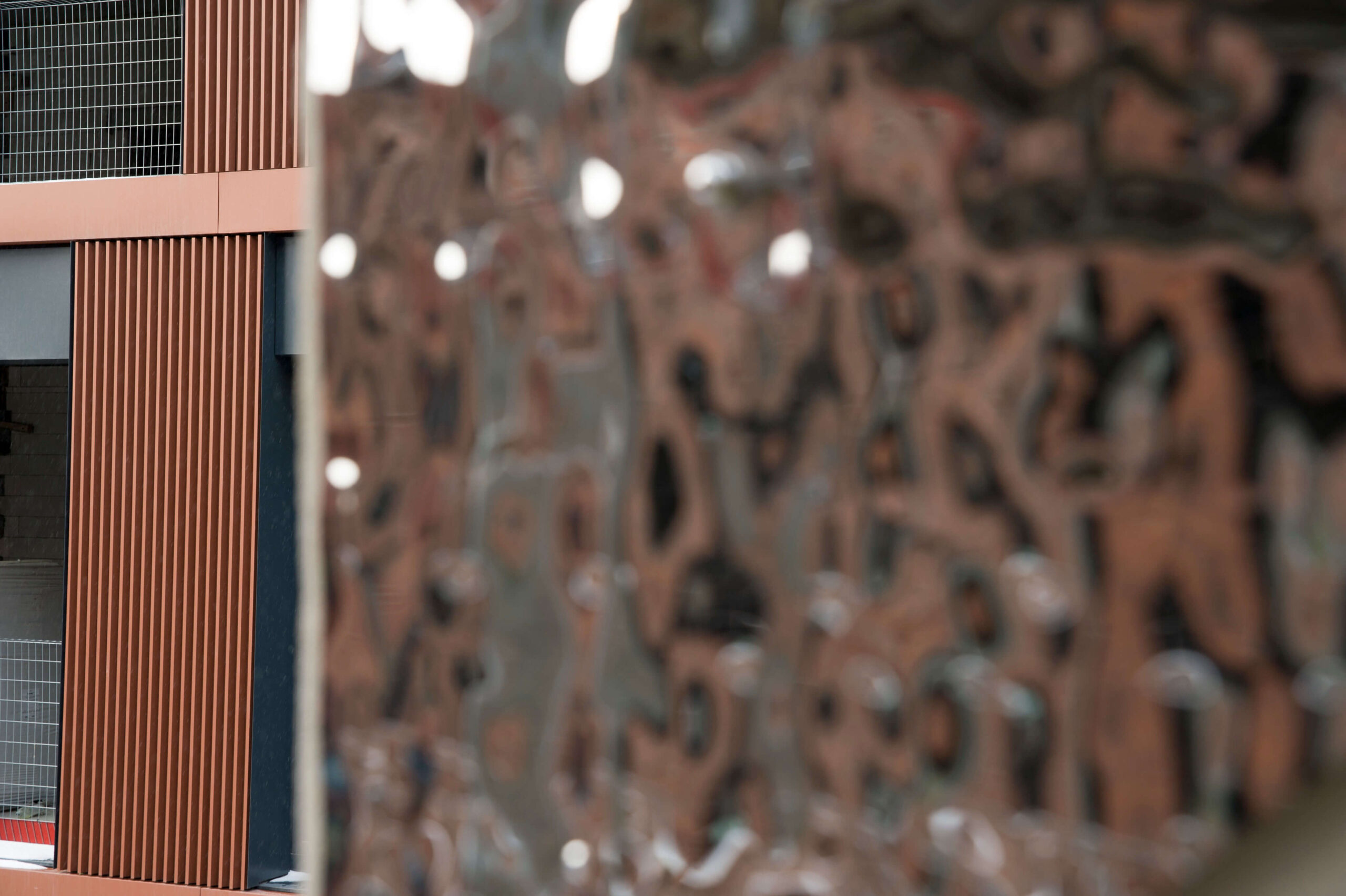 Montaż instalacji artystycznej, fot. Łukasz Piernikowski